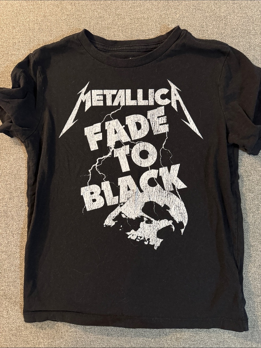 5/$15- GAP Black Metallica "Fade to Black" Graphic Tee